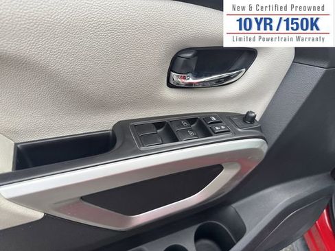 Used 2021 Nissan Titan SV w/ SV Convenience Package image 14