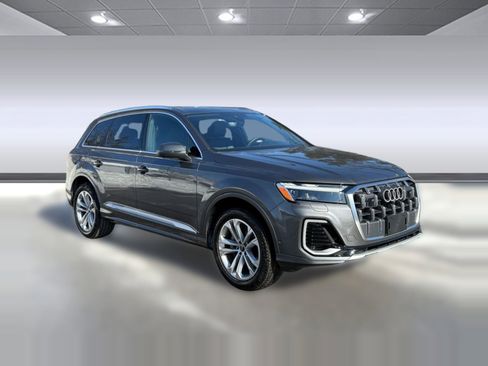 Certified 2025 Audi Q7 2.0T Premium w/ Convenience Package image 7