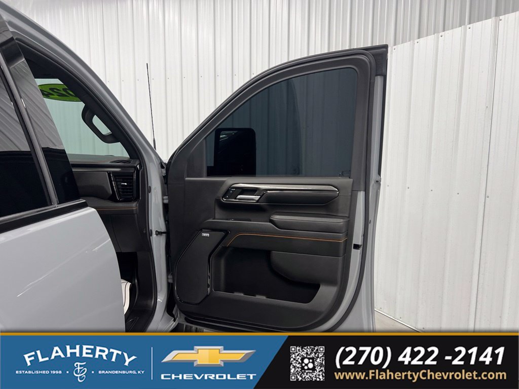 Used 2024 GMC Sierra 3500 AT4 w/ AT4 Premium Plus Package AWD/4WD image 14