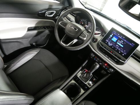 Used 2023 Jeep Compass Limited AWD/4WD image 9