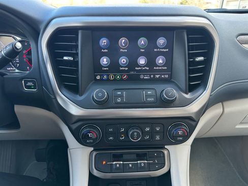 Used 2022 GMC Acadia Denali w/ Denali Ultimate Package FWD image 8