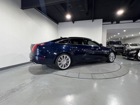 Used 2015 Jaguar XJ L Portfolio RWD image 12