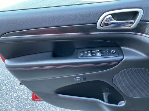 Used 2018 Jeep Grand Cherokee Trailhawk w/ Trailhawk Luxury Group image 19