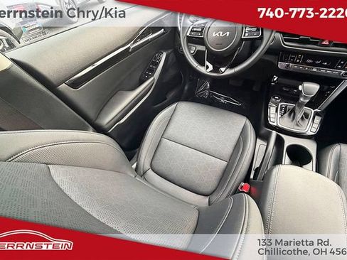 Used 2024 Kia Seltos EX FWD image 12