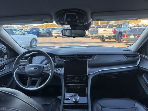 Used 2023 Jeep Grand Cherokee L Limited image 20