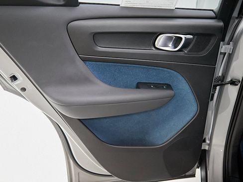 Certified 2023 Volvo XC40 Recharge Ultimate image 21