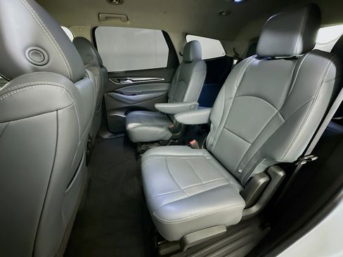 Used 2020 Buick Enclave Essence image 27