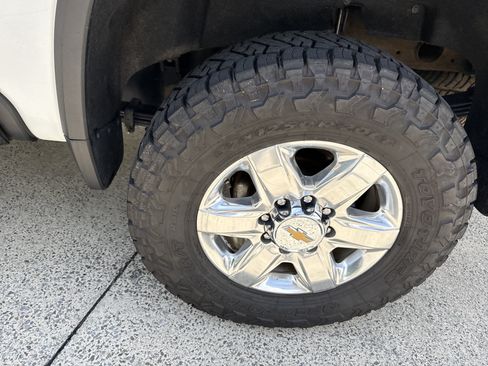 Used 2022 Chevrolet Silverado 2500 LTZ AWD/4WD image 19