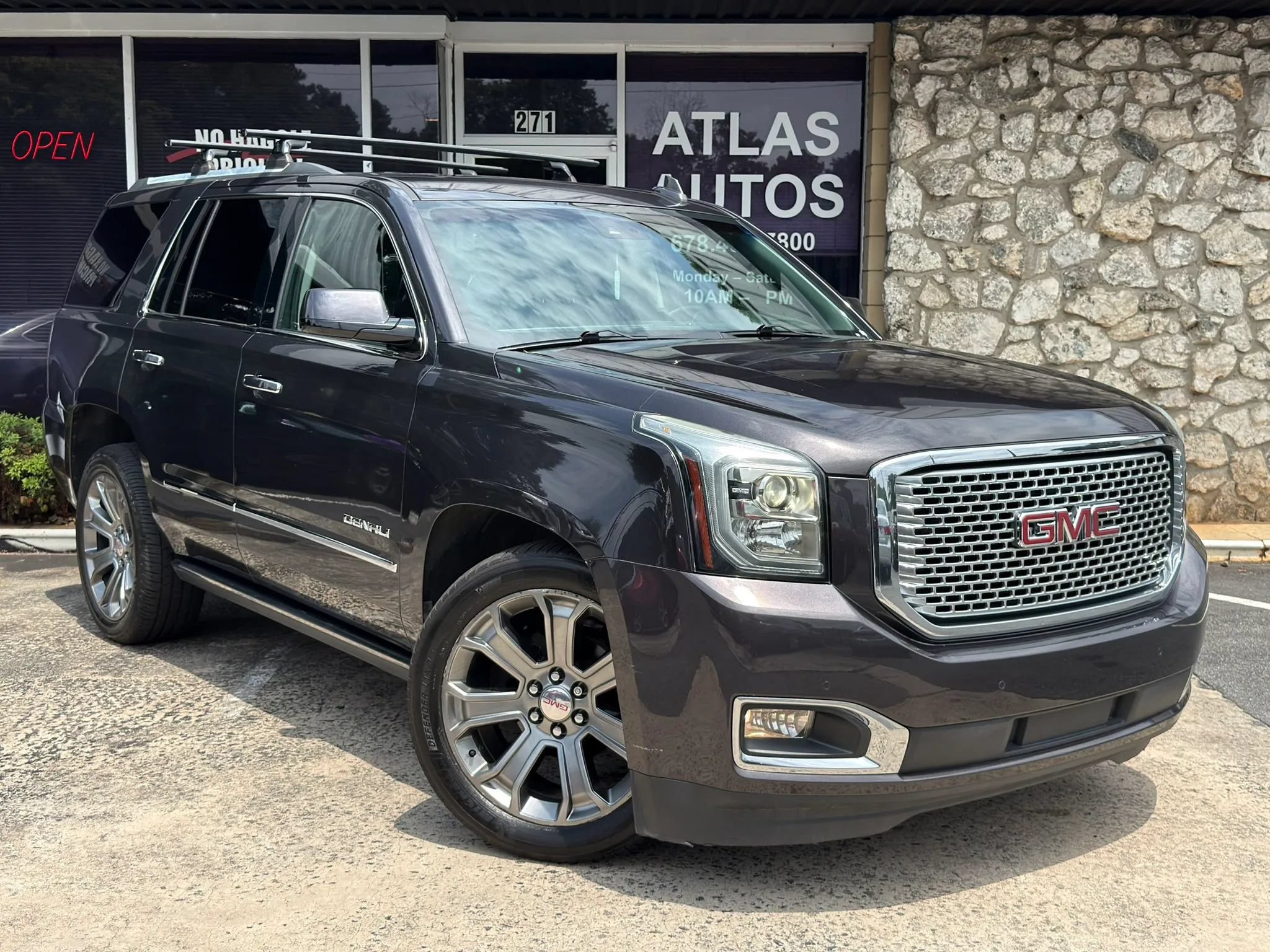 Used 2015 GMC Yukon Denali w/ Premium Package RWD image 1