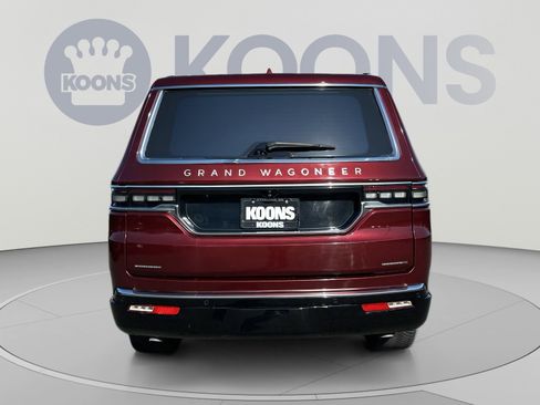 Used 2022 Jeep Grand Wagoneer Series III w/ Rear Seat Video Group 1 AWD/4WD image 10