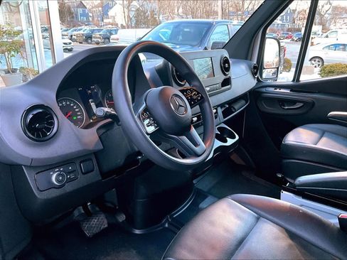 Used 2024 Mercedes-Benz Sprinter 2500 image 8