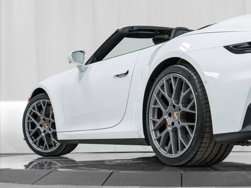 New 2026 Porsche 911 Carrera 4S image 32