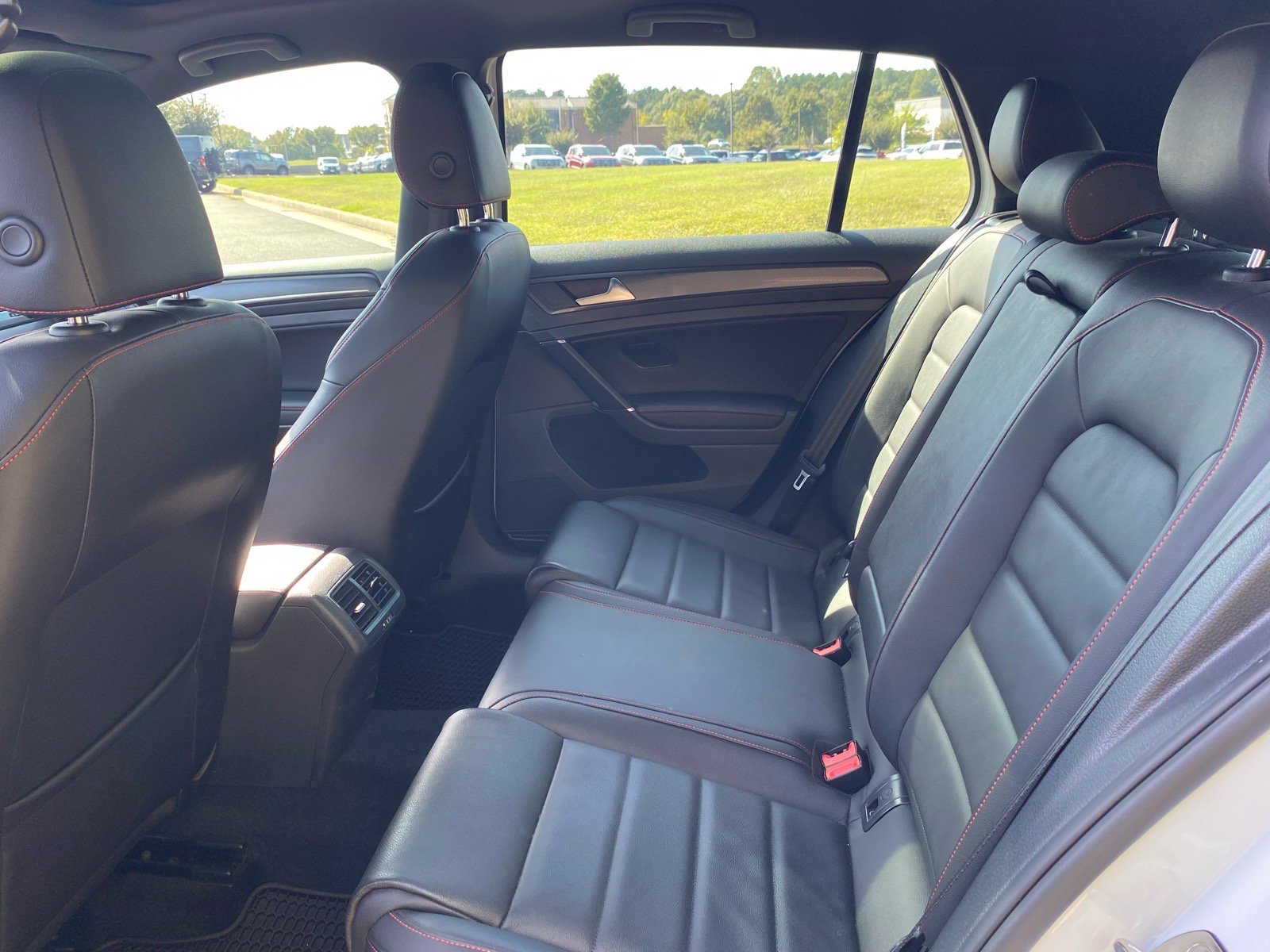 Used 2018 Volkswagen GTI SE w/ SE Leather Package FWD image 22