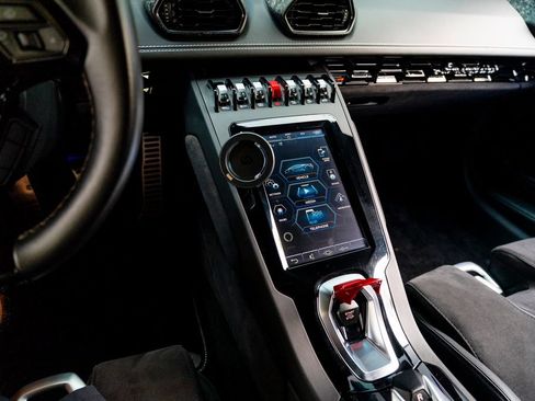 Used 2021 Lamborghini Huracan EVO RWD image 49