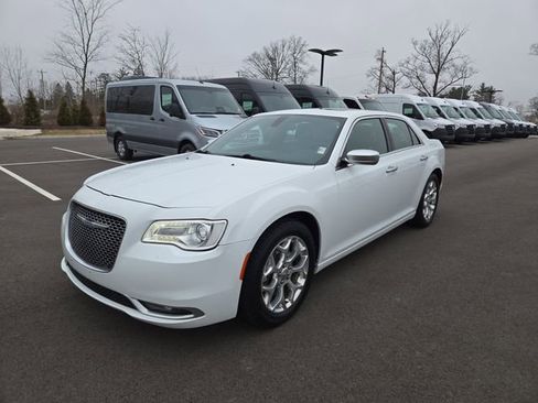 Used 2017 Chrysler 300 C Platinum image 7