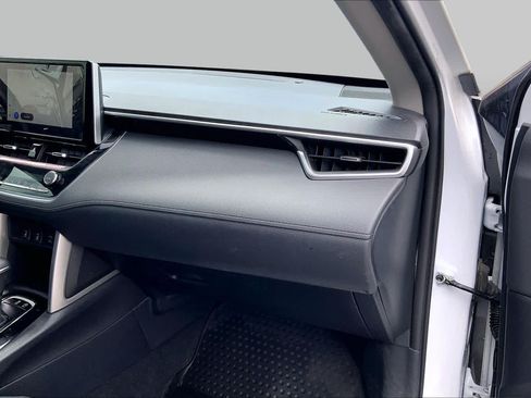Certified 2023 Toyota Corolla Cross XLE w/ Convenience Package FWD image 18
