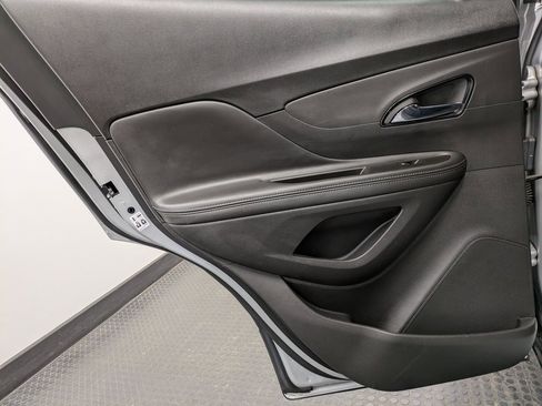 Used 2022 Buick Encore Preferred w/ Safety Package image 22