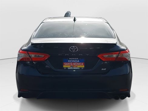 Used 2020 Toyota Camry SE image 6