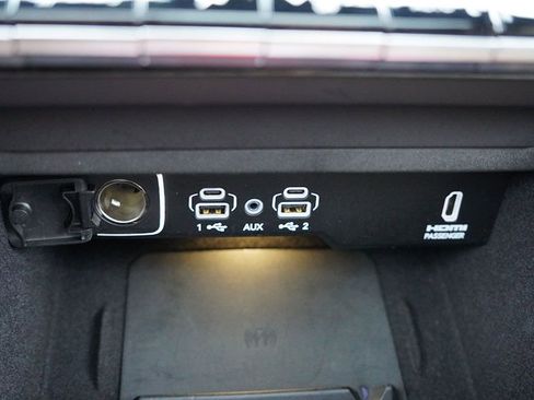 Used 2024 Jeep Grand Wagoneer Series III AWD/4WD image 35