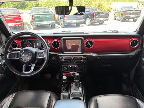 Used 2022 Jeep Wrangler Unlimited Rubicon AWD/4WD image 13