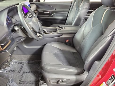 Used 2024 Toyota Grand Highlander AWD Hybrid image 6