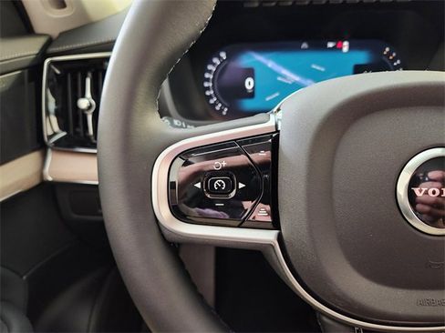 New 2026 Volvo XC90 B6 Plus w/ Protection Package Premier image 28
