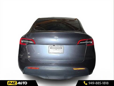 Used 2024 Tesla Model Y Long Range RWD image 4