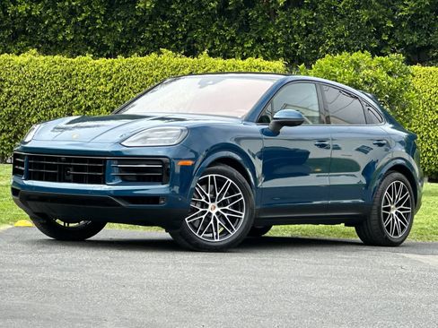 Used 2025 Porsche Cayenne S image 1