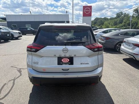 Used 2024 Nissan Rogue SV w/ SV Premium Package AWD/4WD image 6