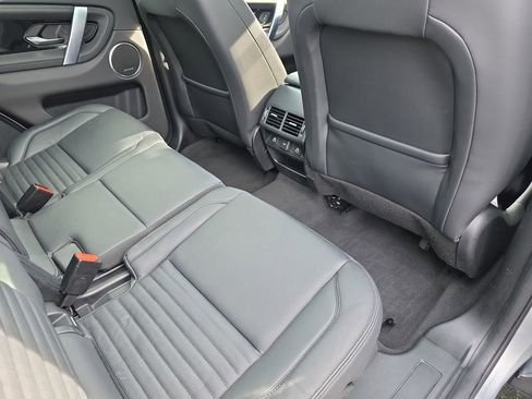 Used 2021 Land Rover Discovery Sport SE image 13