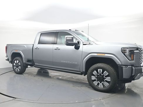 Used 2024 GMC Sierra 3500 Denali w/ Denali Reserve Package image 7