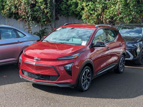 Used 2023 Chevrolet Bolt EUV Premier FWD image 1