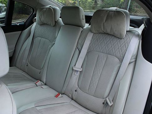 Used 2016 BMW 750i RWD image 11