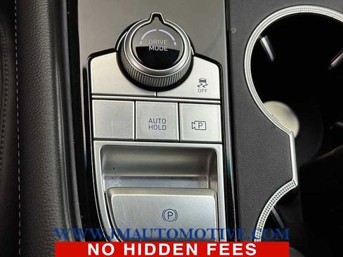 Used 2022 Genesis G70 2.0T image 32