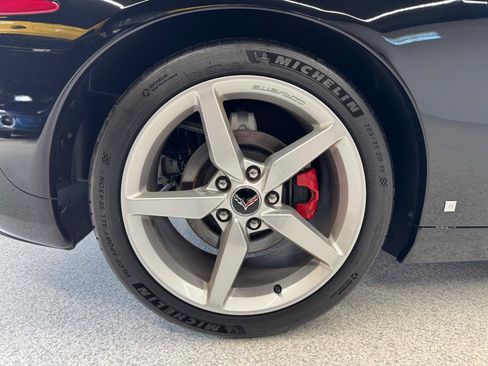 Used 2006 Chevrolet Corvette Convertible w/ Preferred Equipment Group RWD image 39