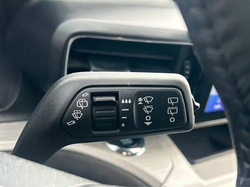 Used 2023 Ford Explorer XLT w/ Equipment Group 202A image 25