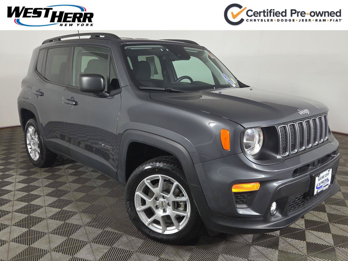 Used 2023 Jeep Renegade Latitude w/ Premium Group AWD/4WD image 1