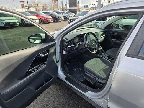 Used 2020 Kia Niro LXS image 21