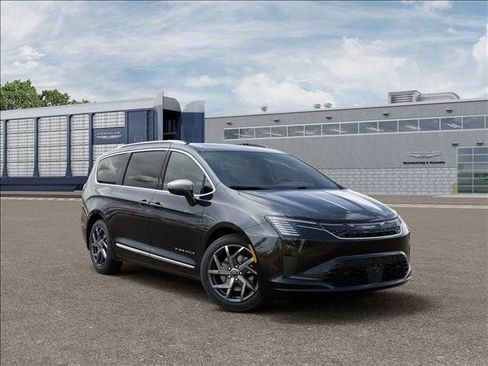 New 2027 Chrysler Pacifica Pinnacle w/ Theater Group AWD/4WD image 5