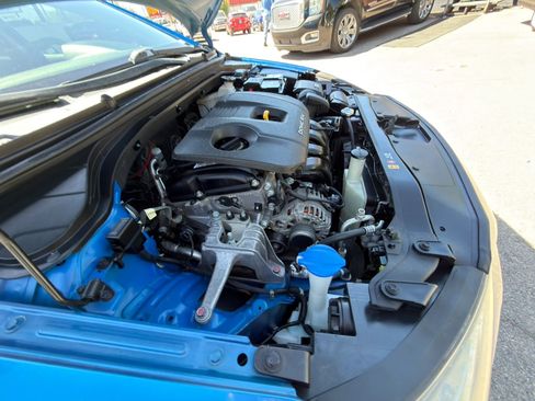 Used 2017 Hyundai Elantra SE FWD image 4
