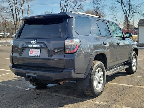Used 2024 Toyota 4Runner SR5 Premium image 4