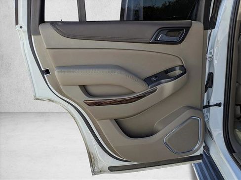 Used 2017 GMC Yukon SLE w/ SLE Value Package image 16