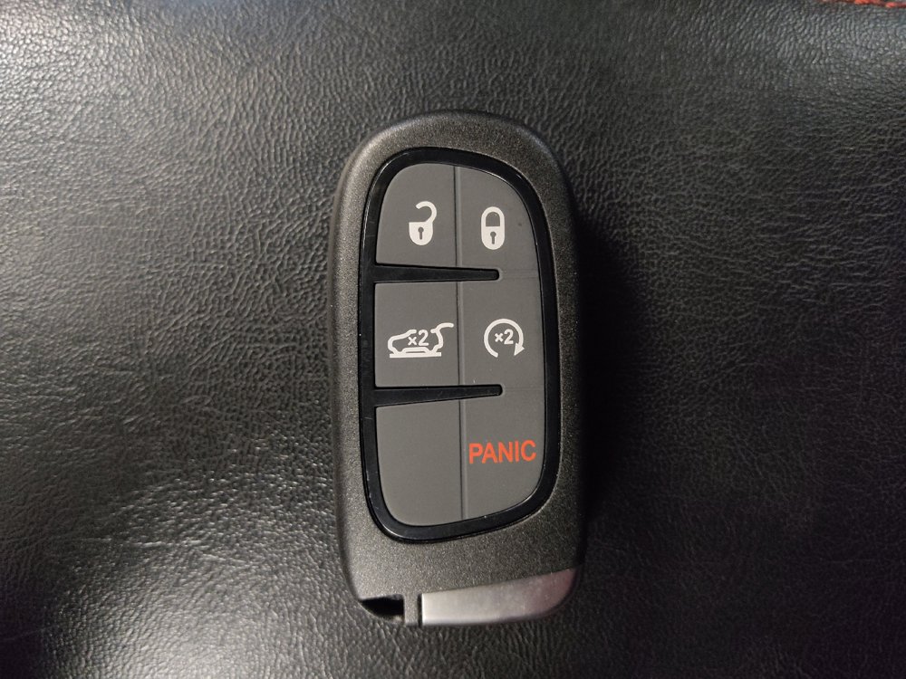 Used 2020 Jeep Cherokee Trailhawk w/ Comfort/Convenience Group AWD/4WD image 32