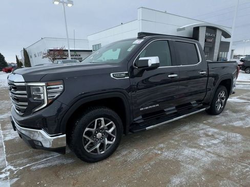 Used 2022 GMC Sierra 1500 SLT w/ SLT Premium Plus Package image 4