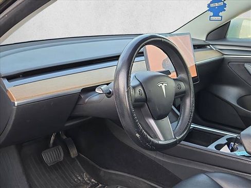 Used 2022 Tesla Model 3 Long Range AWD/4WD image 9