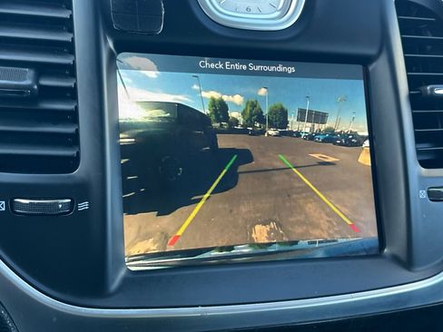 Used 2019 Chrysler 300 Limited RWD image 19