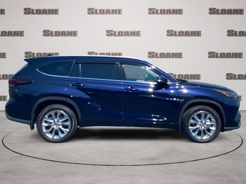 Used 2025 Toyota Highlander Limited AWD/4WD image 6