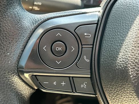 Used 2025 Toyota Corolla LE FWD image 25
