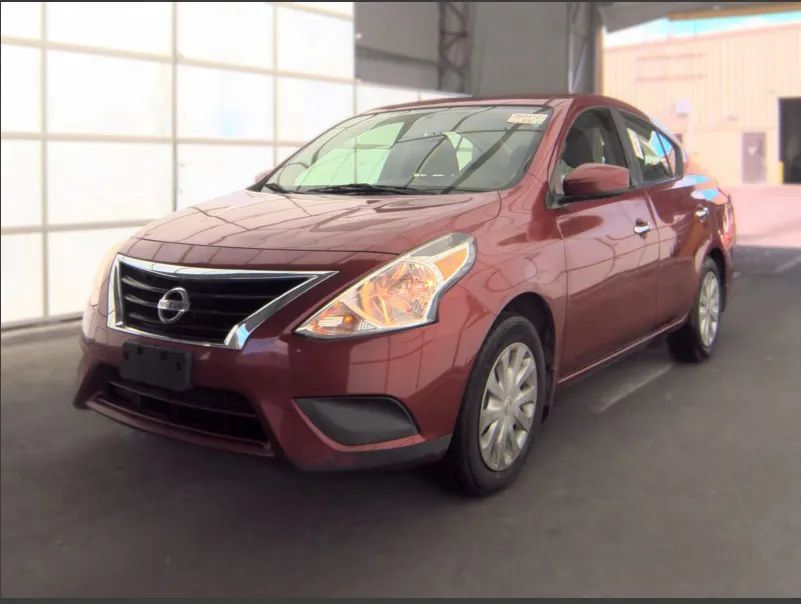 Used 2016 Nissan Versa SV FWD image 1