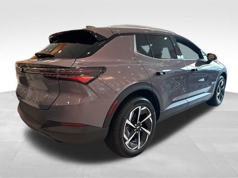 New 2026 Chevrolet Equinox EV LT image 4